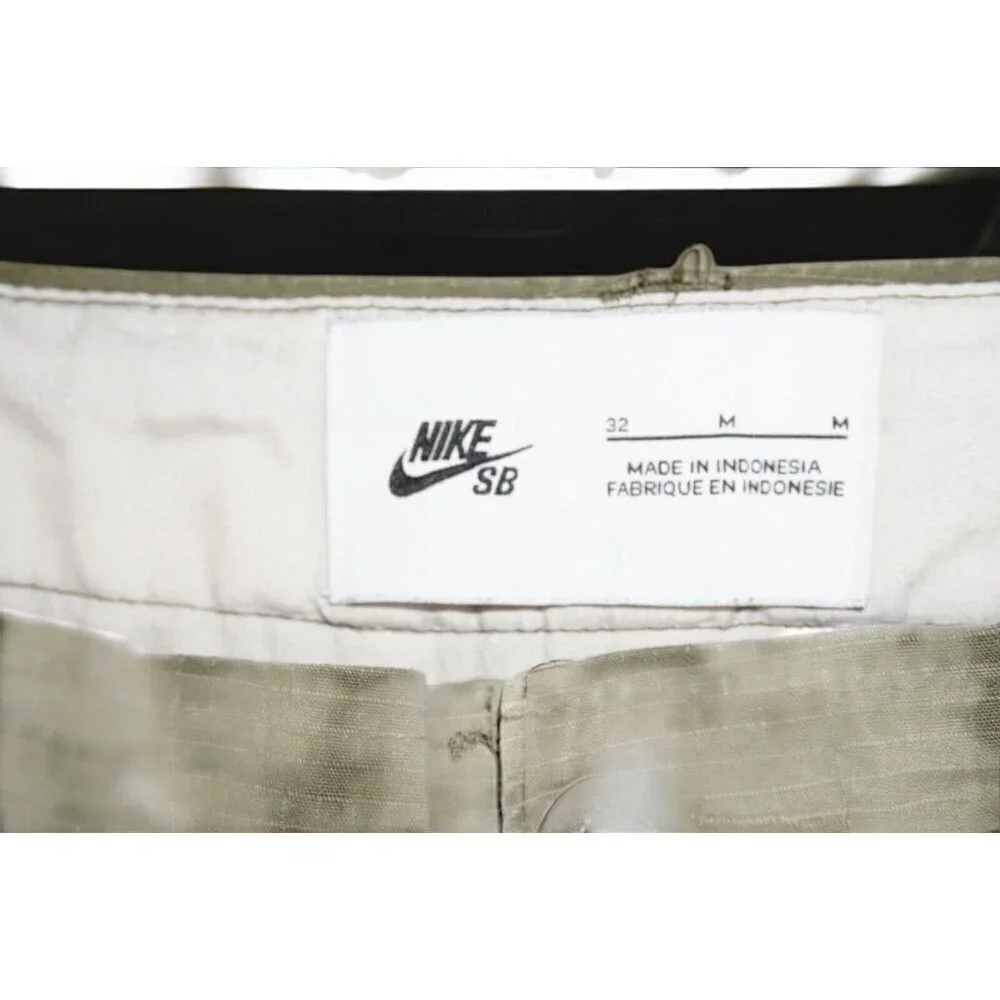 Nike SB Cargo Shorts Men's Size 32 Green Ripstop Utility Skateboarding Shorts